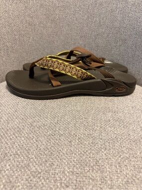 CHACO- women’s size 9 Hipthong Two Ecotread Sandals.